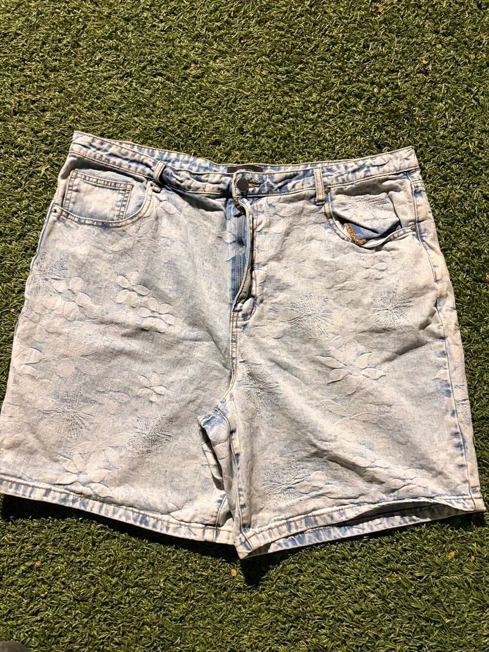 Novamen Acid Wash Floral Embroidered Denim Shorts